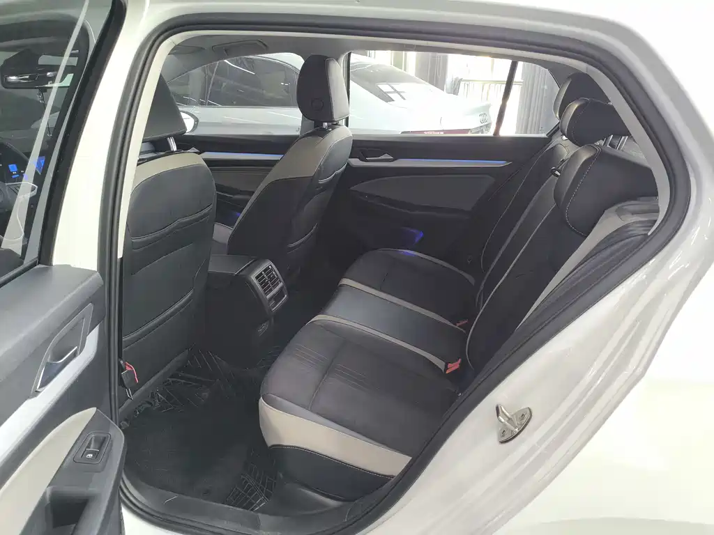Volkswagen Golf — миниатюра 9