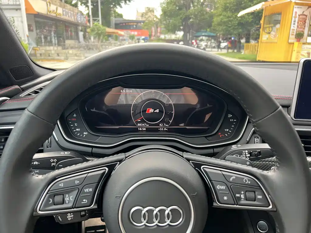 Audi A4L — миниатюра 6