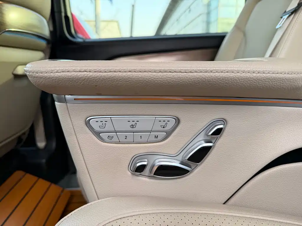 MERCEDES-BENZ V CLASS