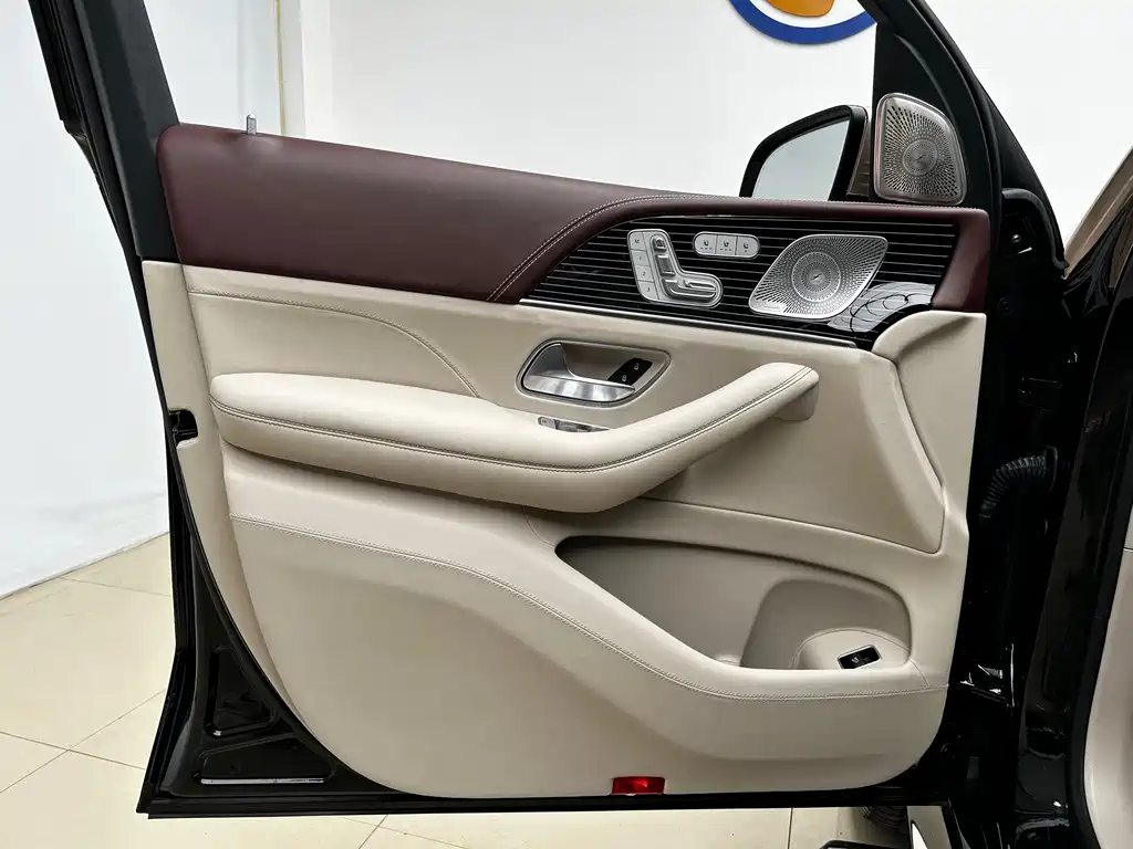 Mercedes-Benz GLS — миниатюра 6