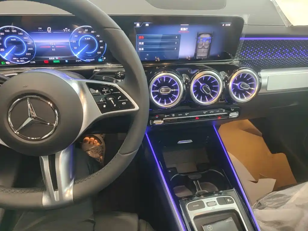 Mercedes-Benz EQB — миниатюра 18