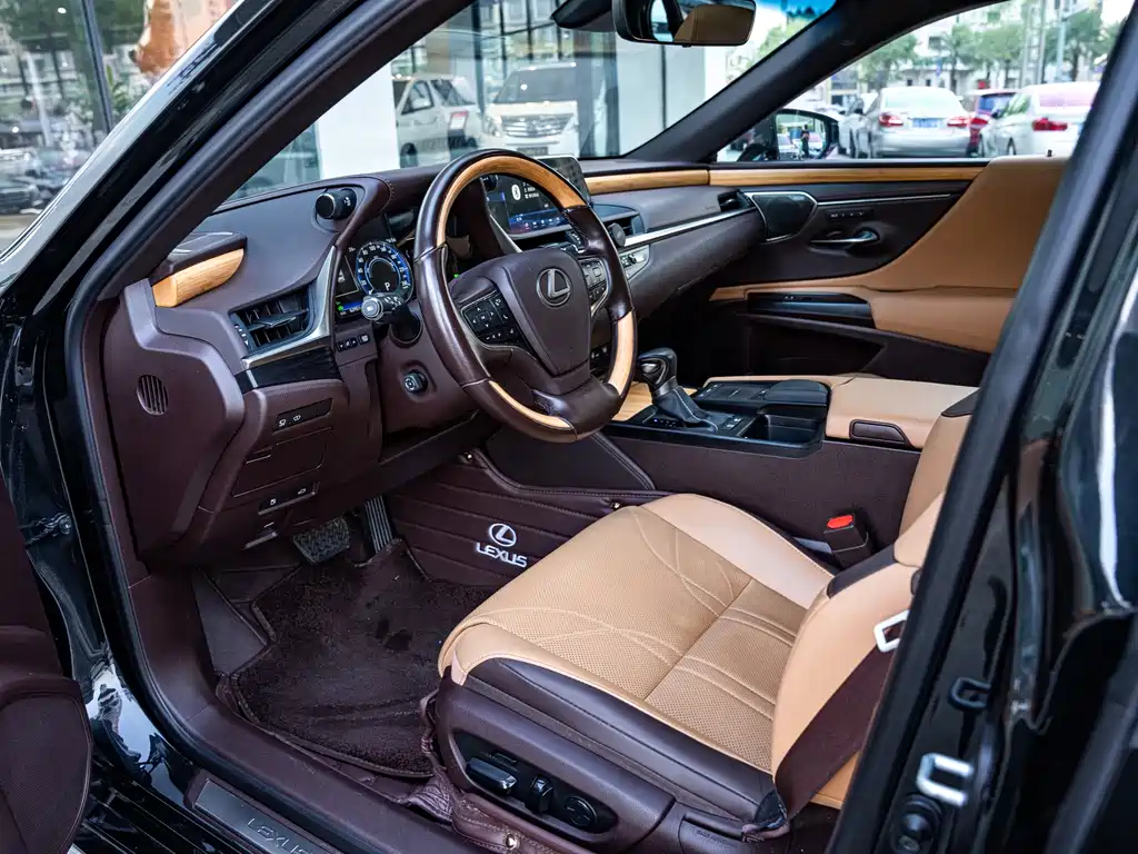 Lexus ES 2020 300h Executive