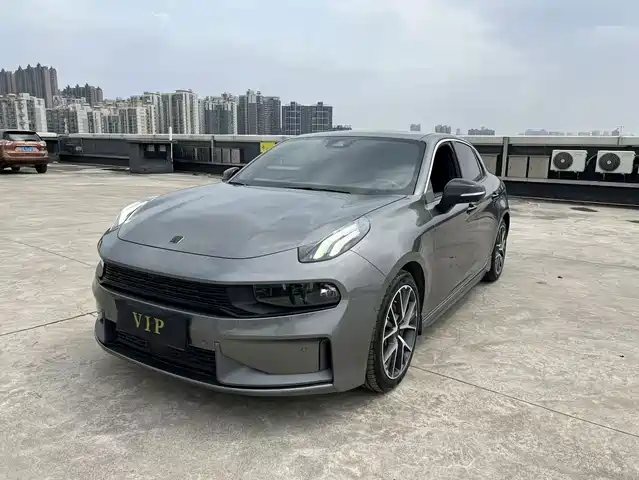 2021 Lynk & Co 03