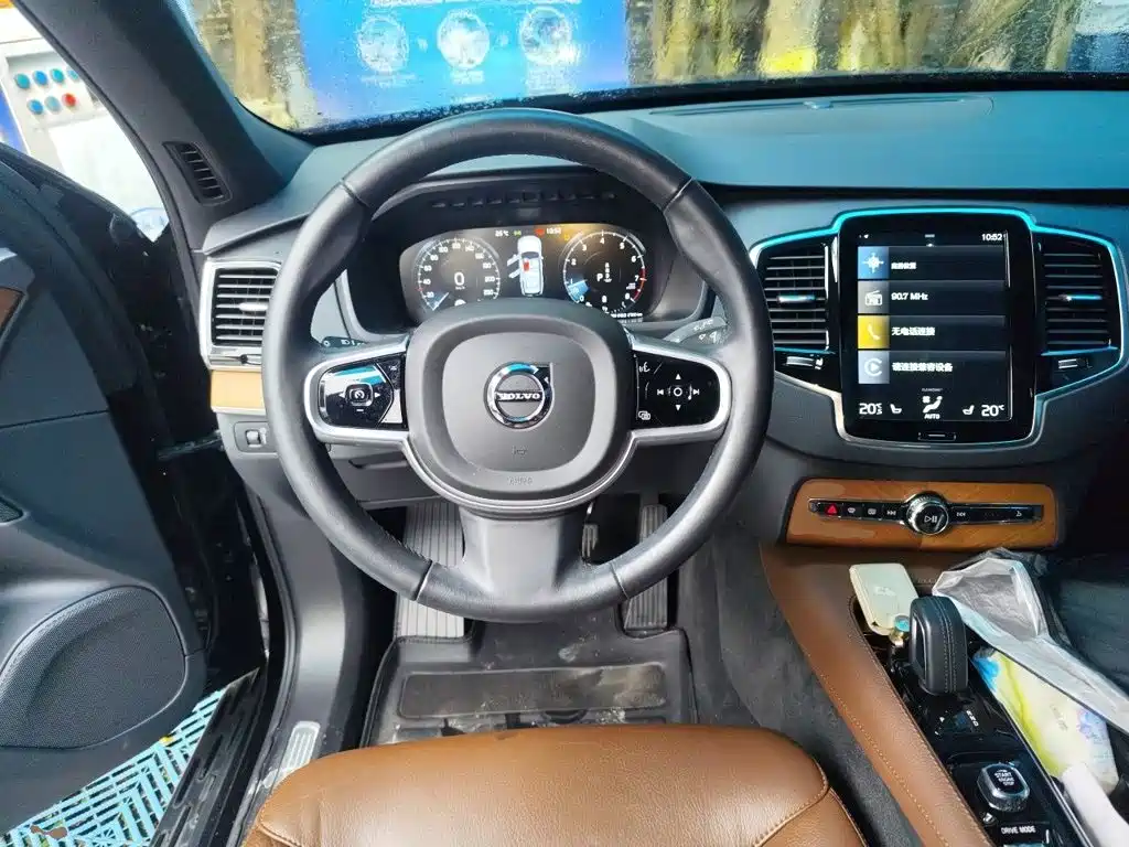 Volvo XC90 — миниатюра 11