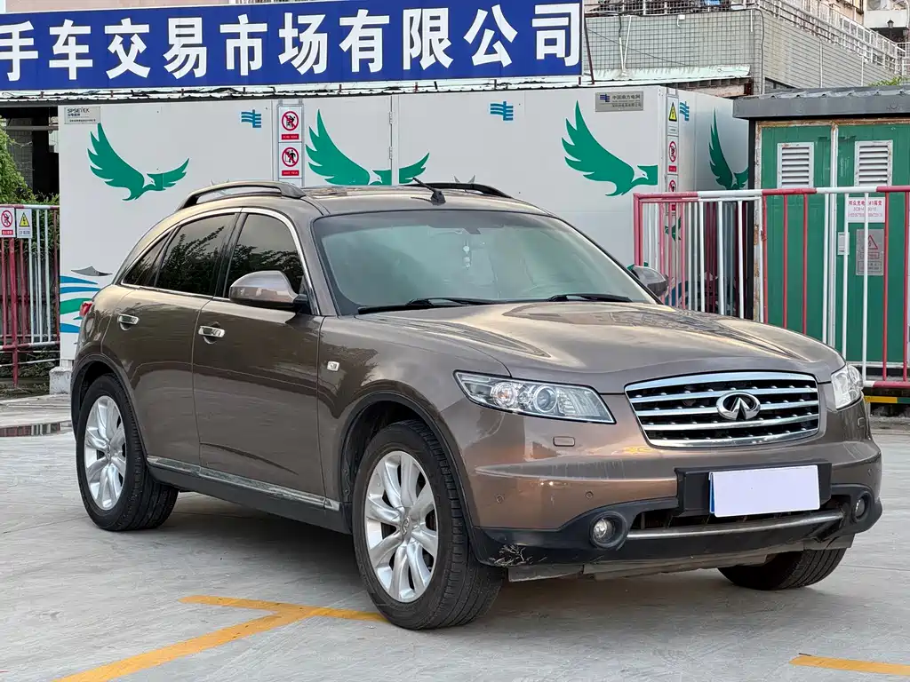 Infiniti FX — миниатюра 3