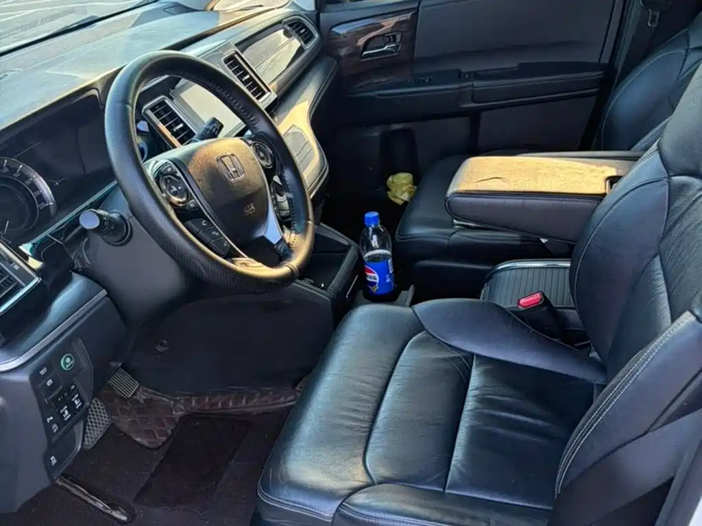 Honda Elysion — миниатюра 4