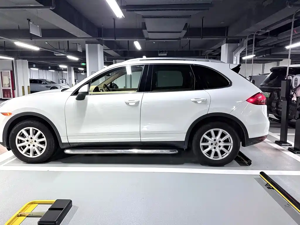 Porsche Cayenne — миниатюра 3