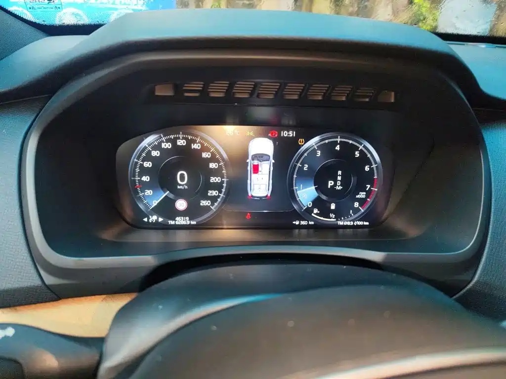 Volvo XC90 — миниатюра 12