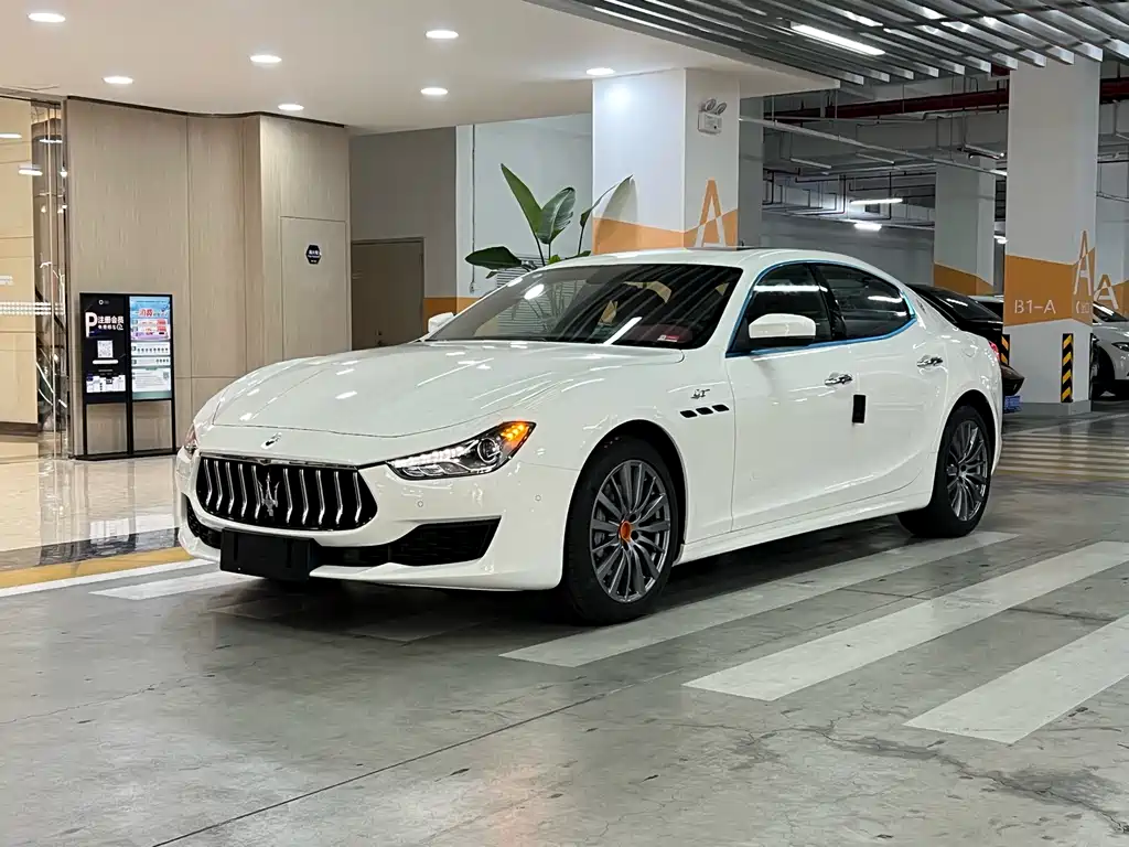Maserati Ghibli 0