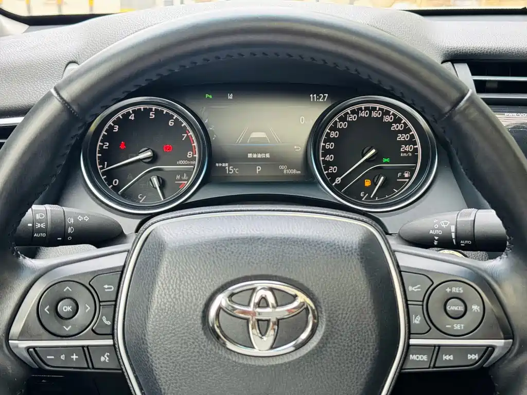 TOYOTA CAMRY