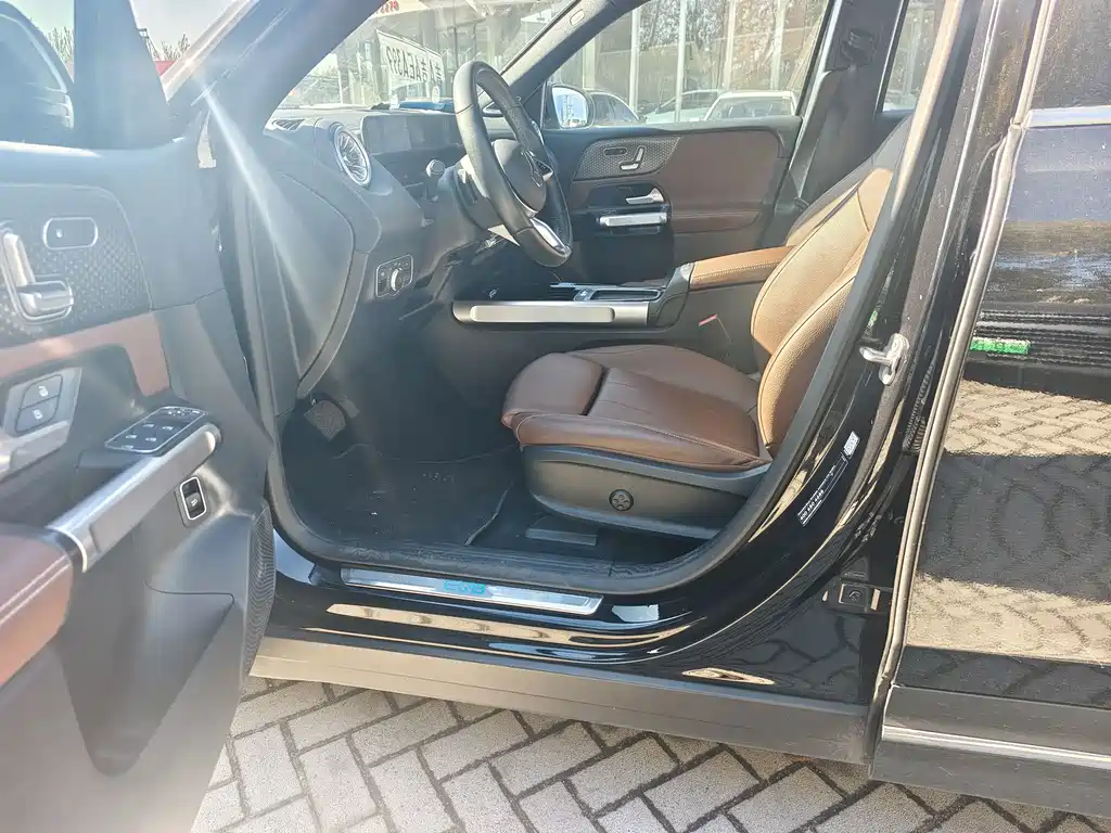 Mercedes-Benz EQB — миниатюра 4