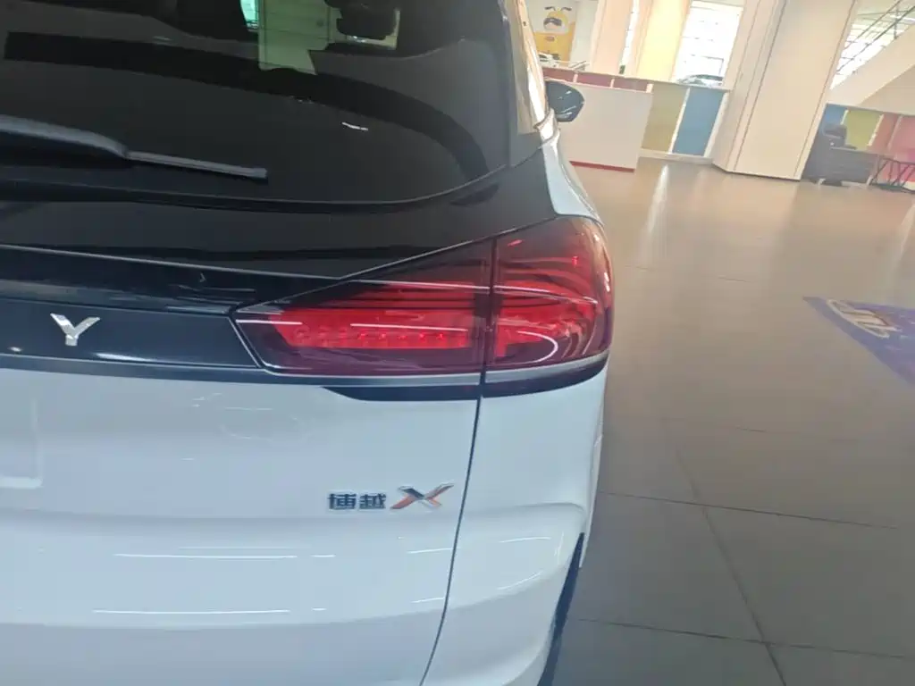 Geely Boyue — миниатюра 8