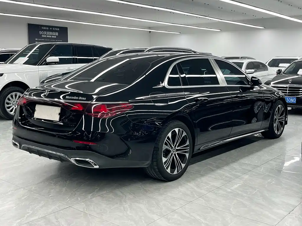 Mercedes-Benz E-Class — миниатюра 4
