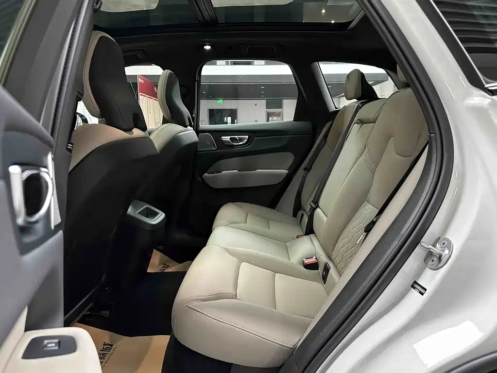 Volvo XC60 — миниатюра 12