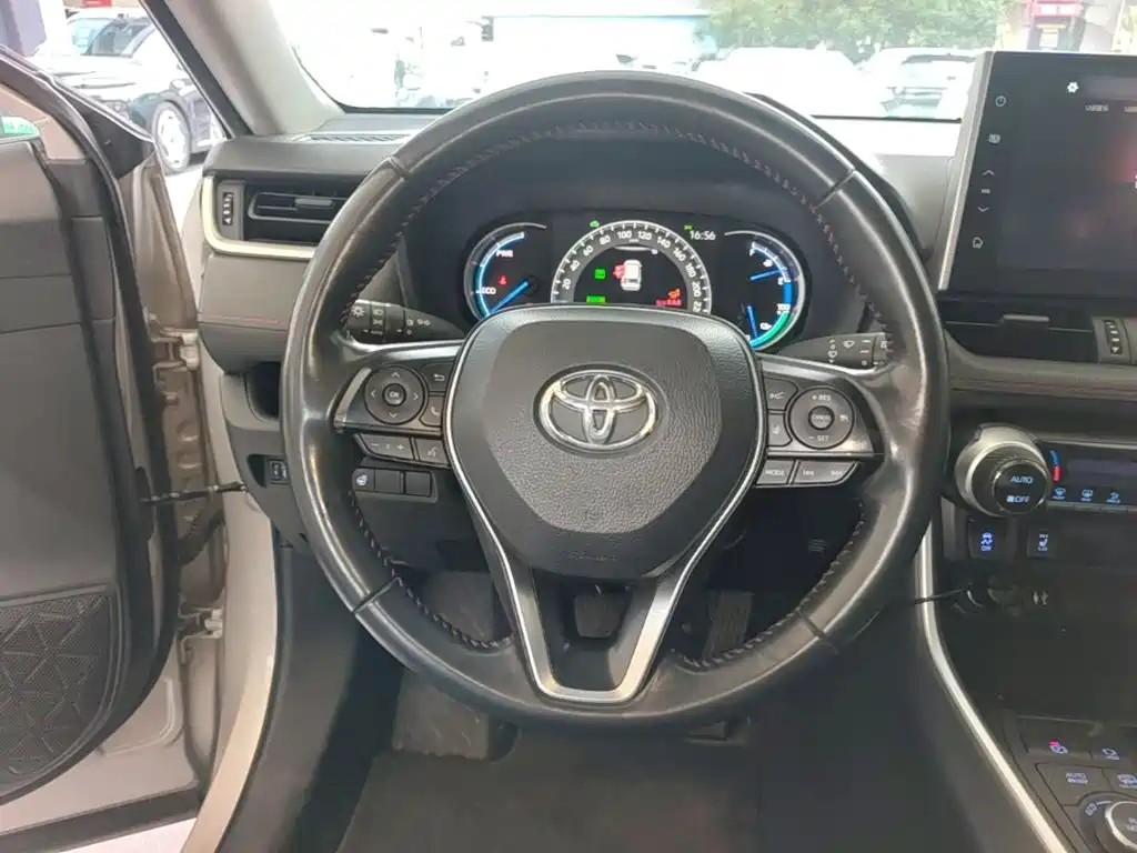 Toyota Wildlander New Energy — миниатюра 15