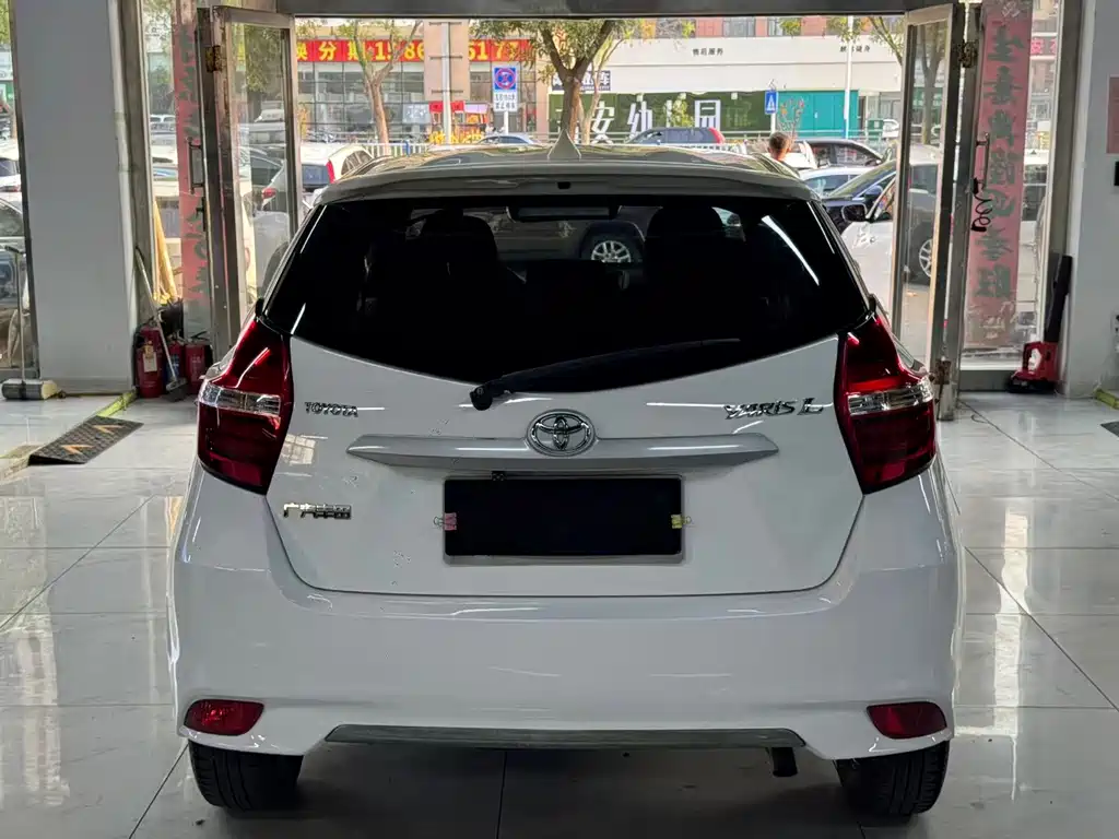 Toyota Yaris L — миниатюра 4