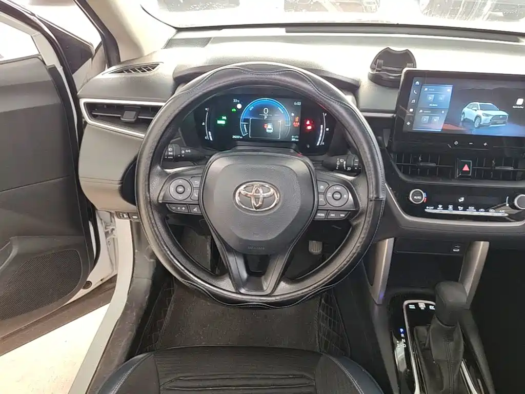 Toyota Corolla Cross — миниатюра 11