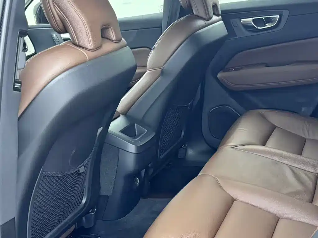 Volvo XC60 — миниатюра 9