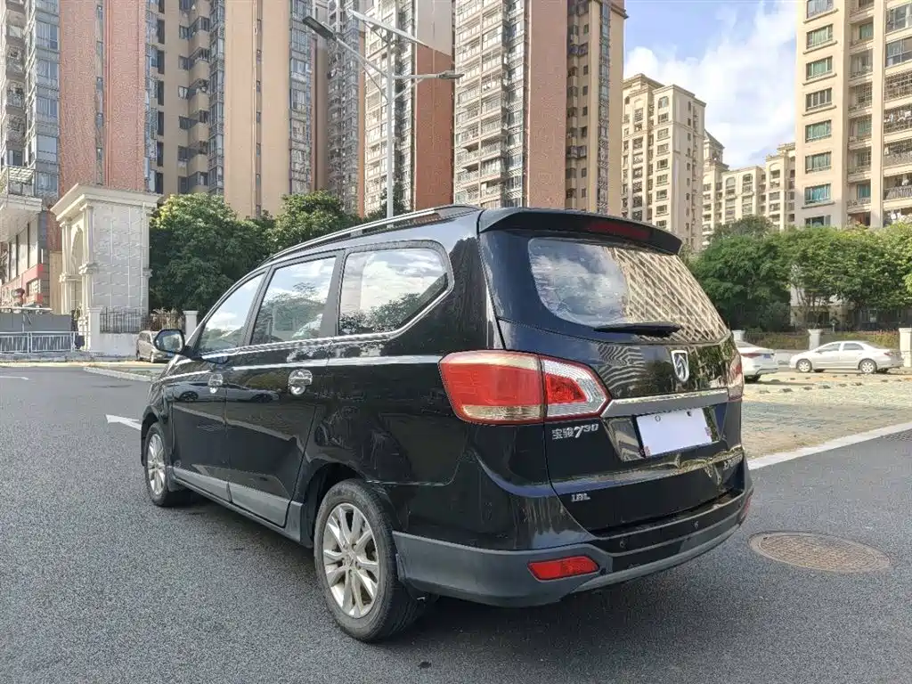 Baojun 730 2015 1.8L MT Luxury ESP 7 мест