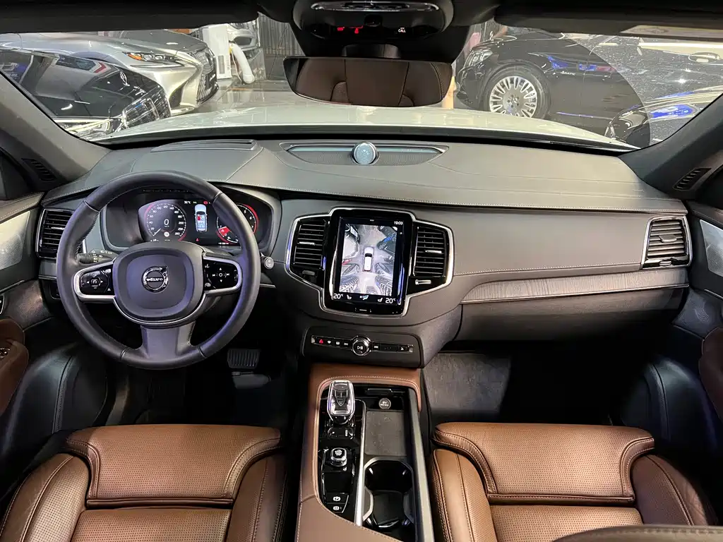 Volvo XC90 — миниатюра 12