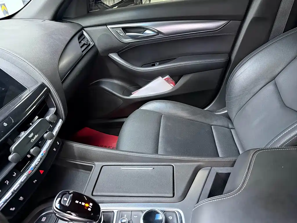 Cadillac CT5 — миниатюра 8
