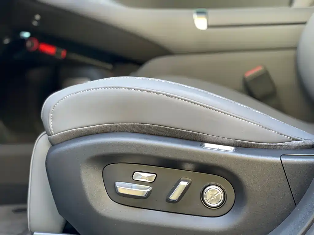 XIAOMI CAR XIAOMI YU7