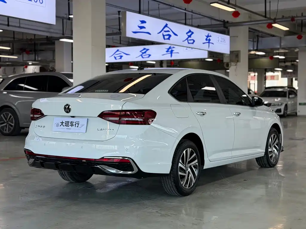 Volkswagen Lavida — миниатюра 5