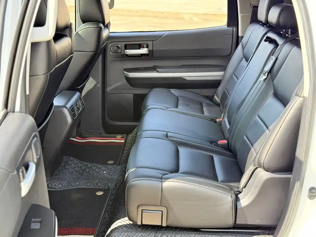 Toyota Tundra 2020 5.7L AT