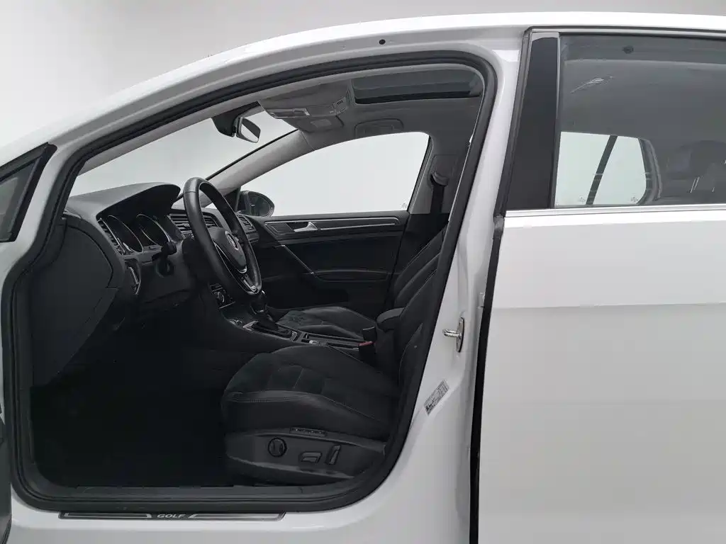Volkswagen Golf — миниатюра 10