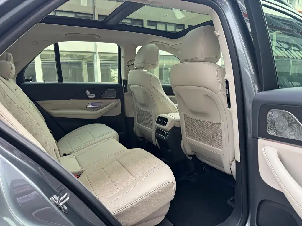 Mercedes-Benz GLE (Import) — миниатюра 11