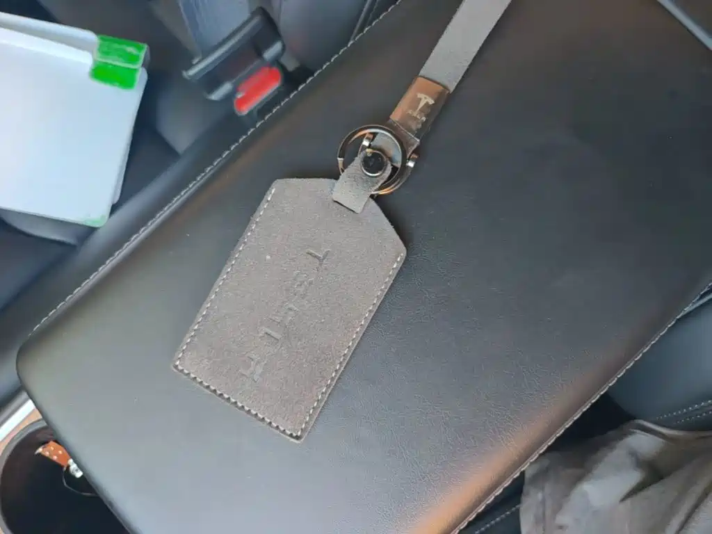 Tesla Model 3 — миниатюра 9
