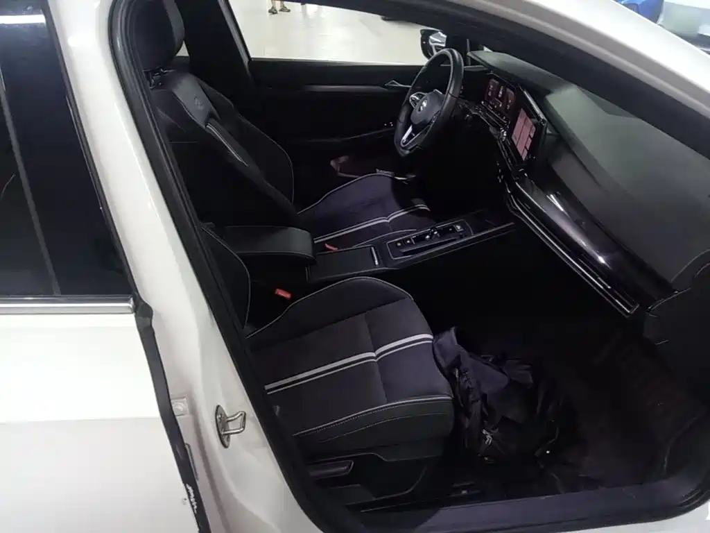 Volkswagen Golf — миниатюра 25
