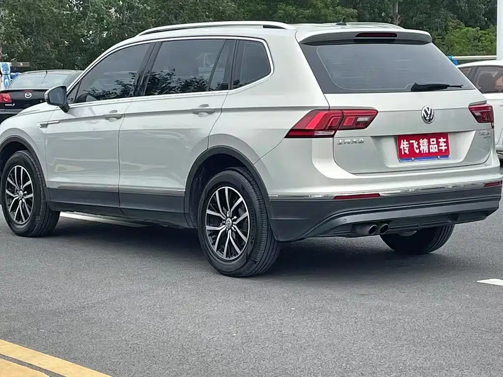 Volkswagen Tiguan L — миниатюра 7