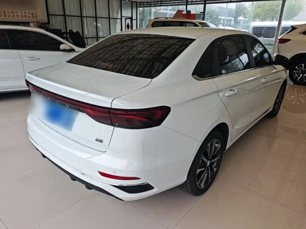 Geely Emgrand — миниатюра 7