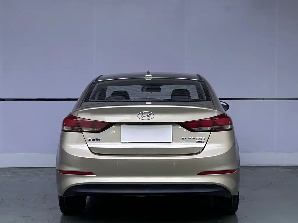 Hyundai Elantra — миниатюра 5
