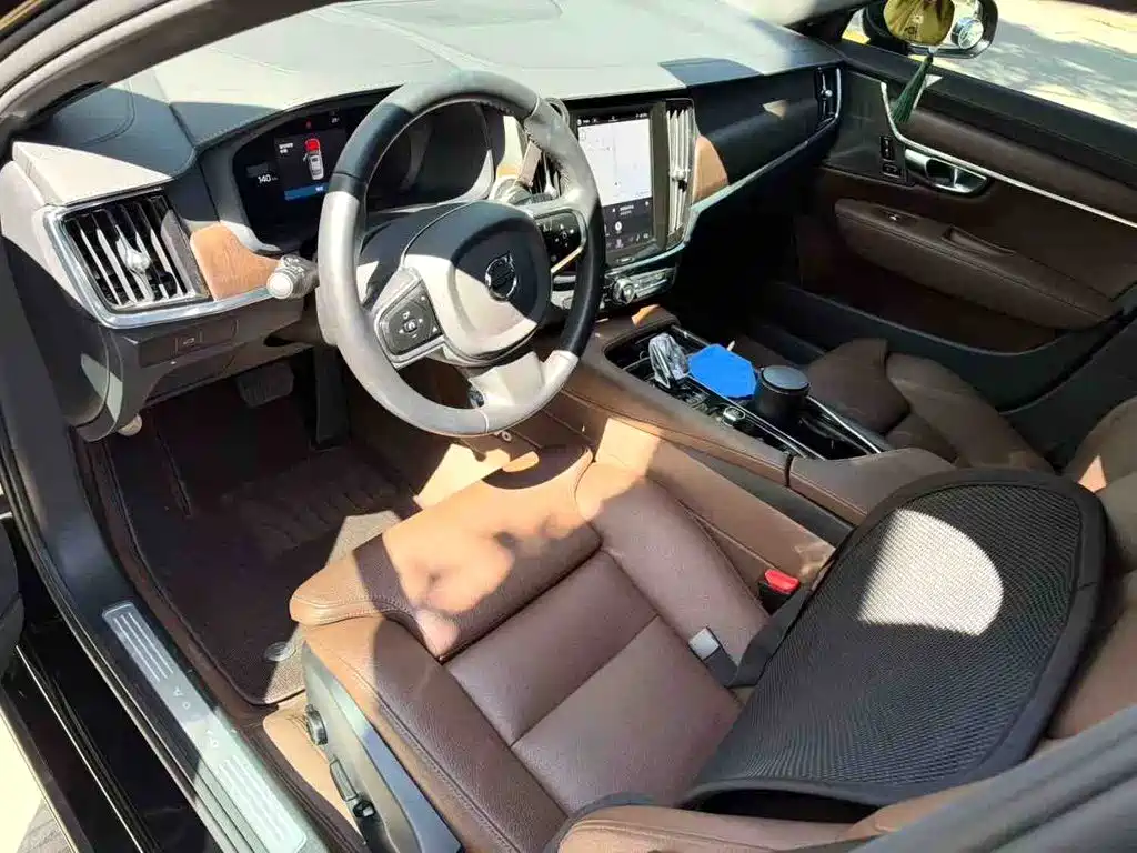 Volvo S90 — миниатюра 5