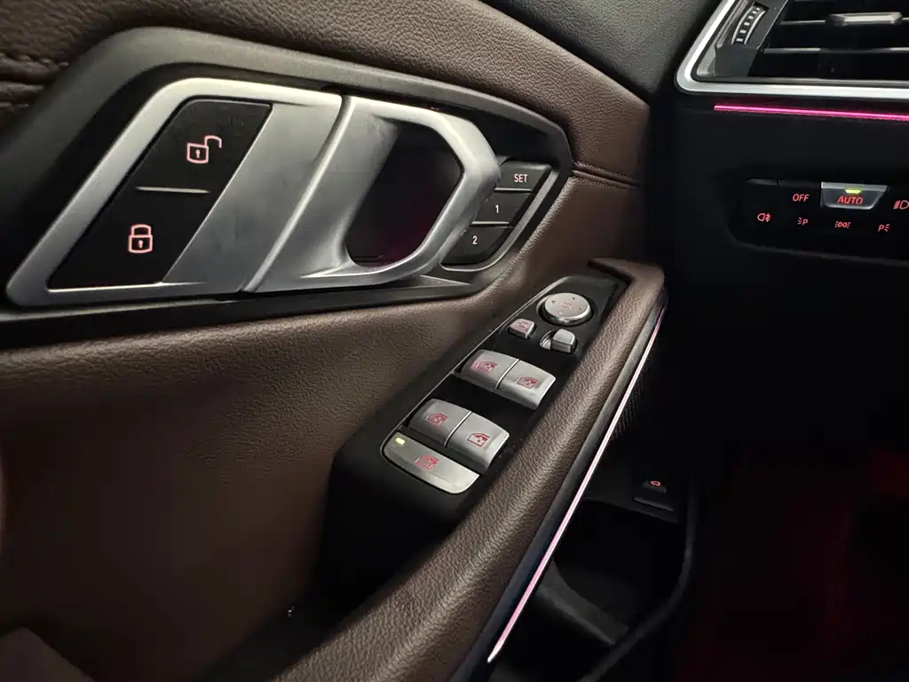 BMW 3 Series — миниатюра 14