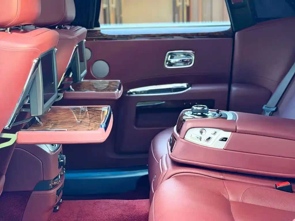 Rolls-Royce Ghost — миниатюра 10