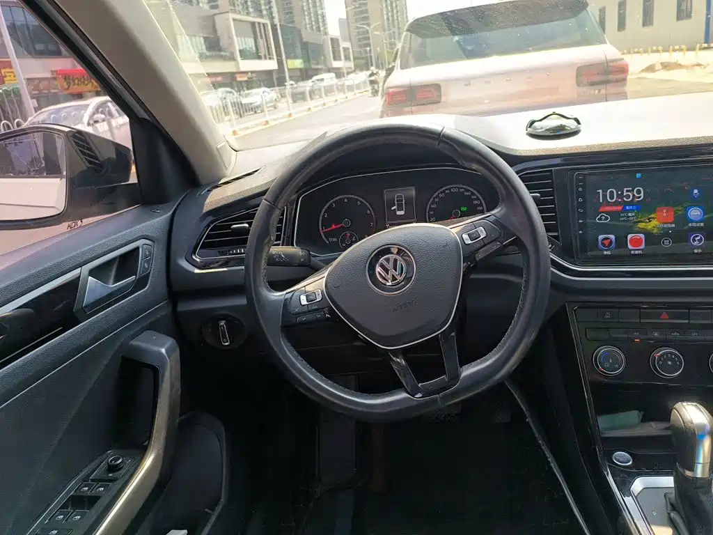 Volkswagen T-Roc — миниатюра 11