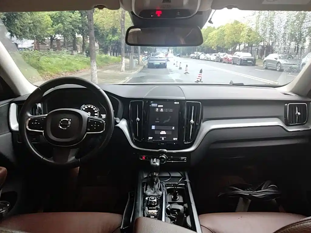 Volvo XC60 — миниатюра 10