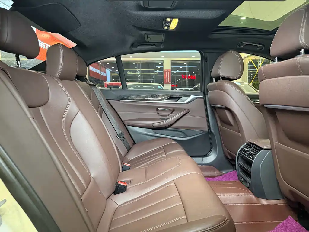 BMW 5 Series — миниатюра 15