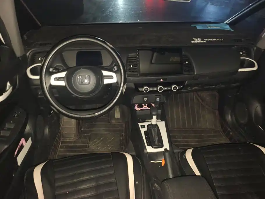 Honda Fit — миниатюра 12