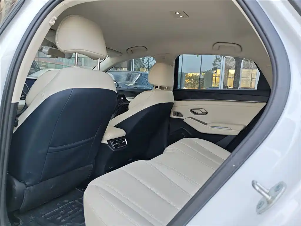 BYD Qin L — миниатюра 5
