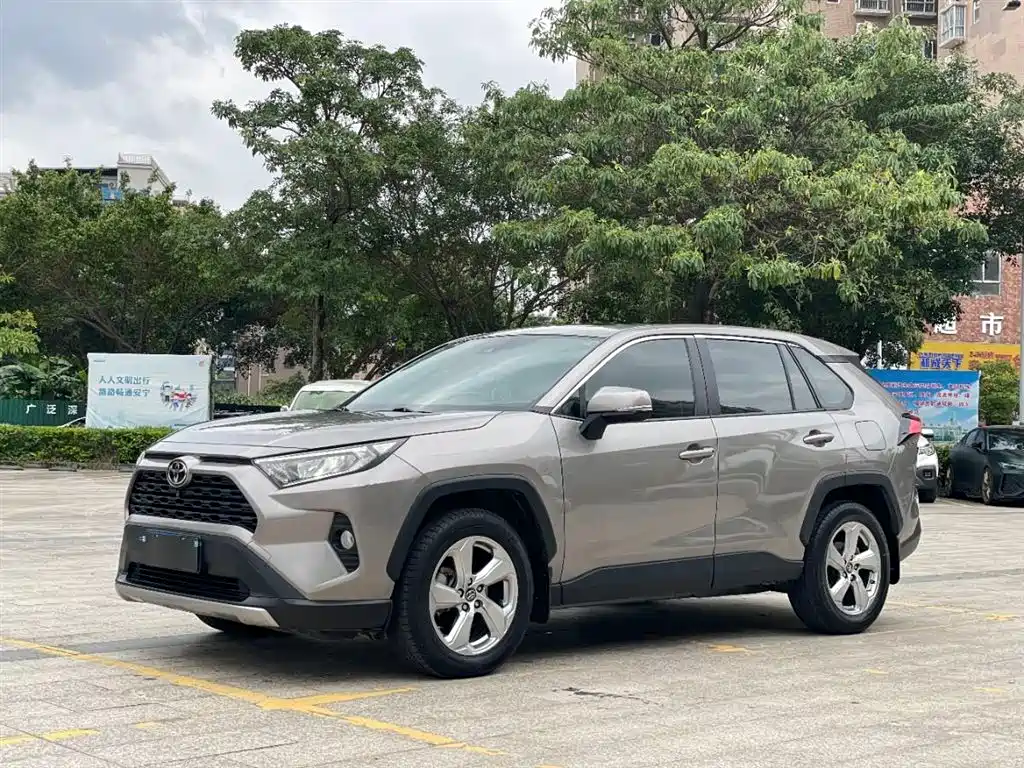 Купить Toyota RAV4