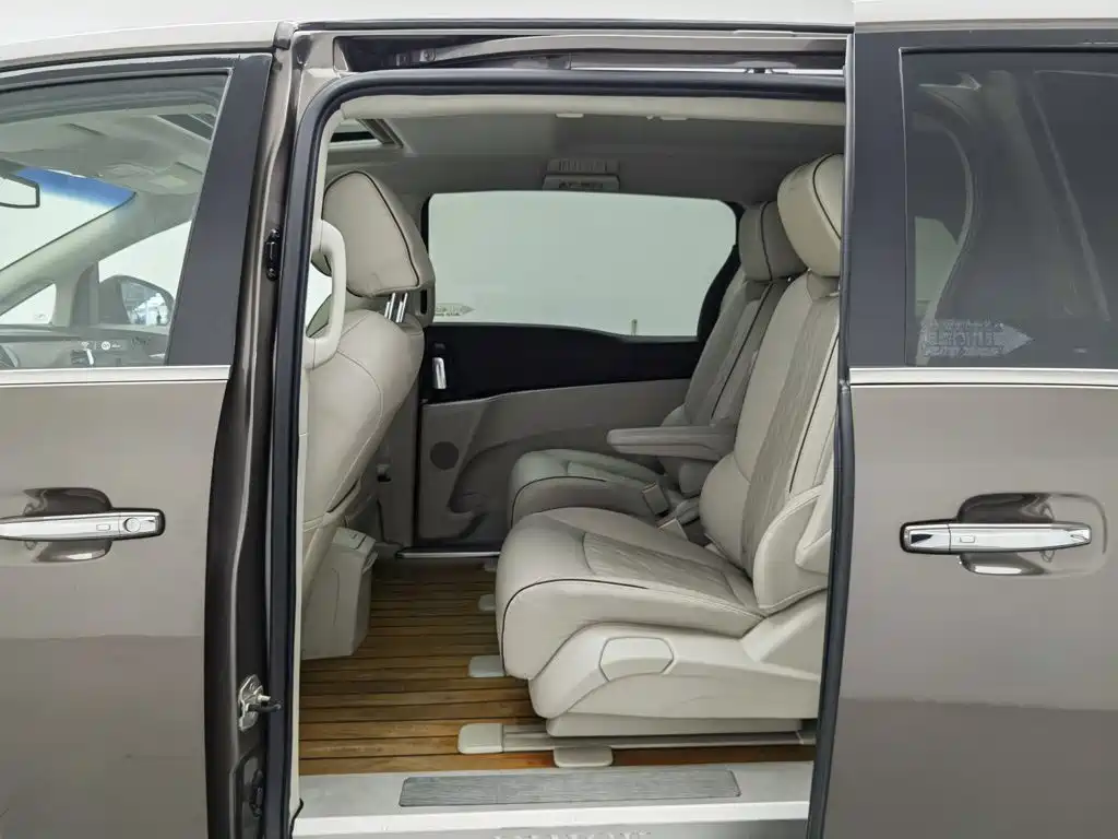 Buick GL8 — миниатюра 15