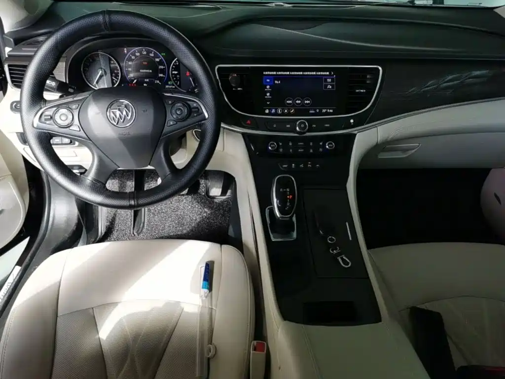 Buick LaCrosse — миниатюра 10
