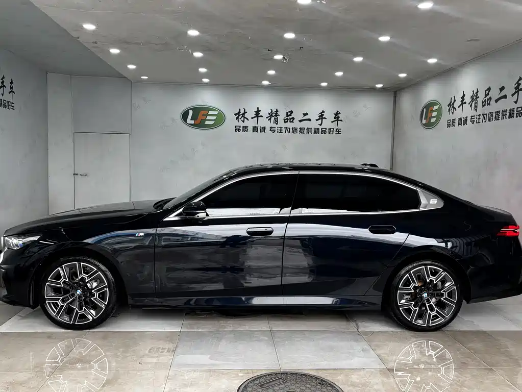 BMW 5 Series 5 2025 530Li Premium M Sport