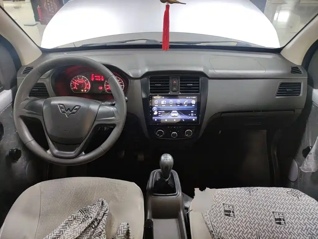 Wuling Rongguang S — миниатюра 10