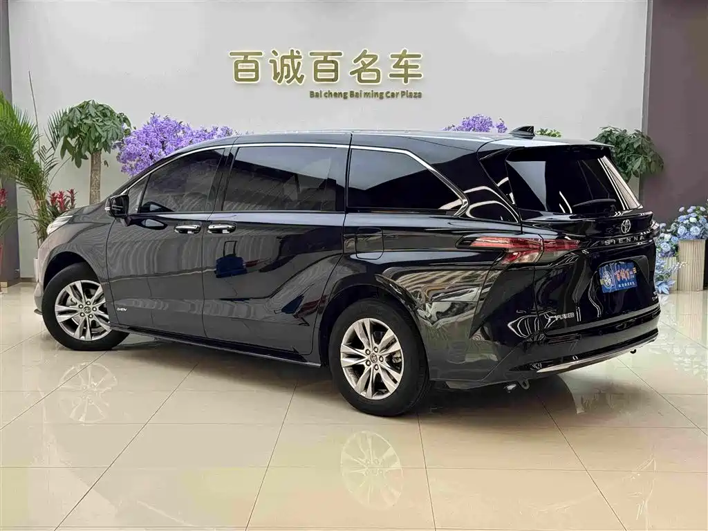 Toyota Sienna 2024 2.5L Luxury