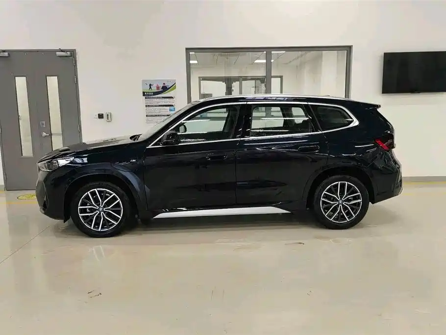 BMW iX1 2025 eDrive25L M Sport